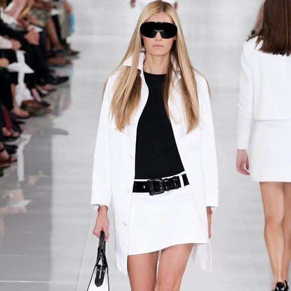 Ralph Lauren Spring ‘14 Tella Black Patent Leather Medallion Vamp Patform Pump - Picture 9 of 16